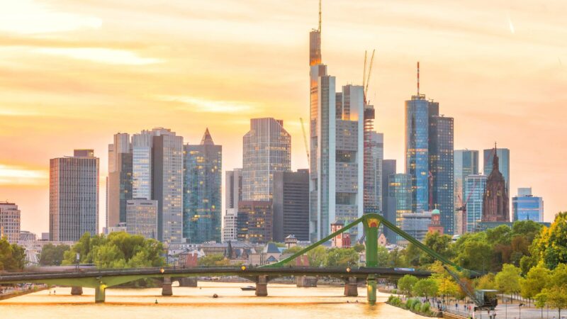 Crypto entry offers banks new opportunities