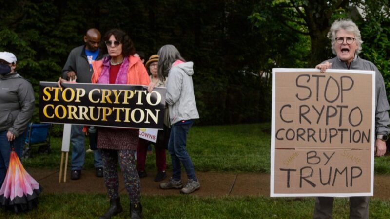 Crypto dinner with Trump accompanied by protests