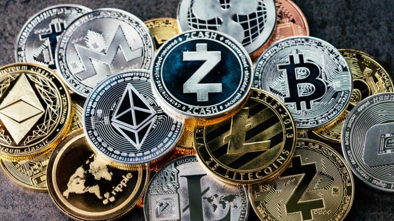 Is 2025 a new altcoin cycle in a suit?