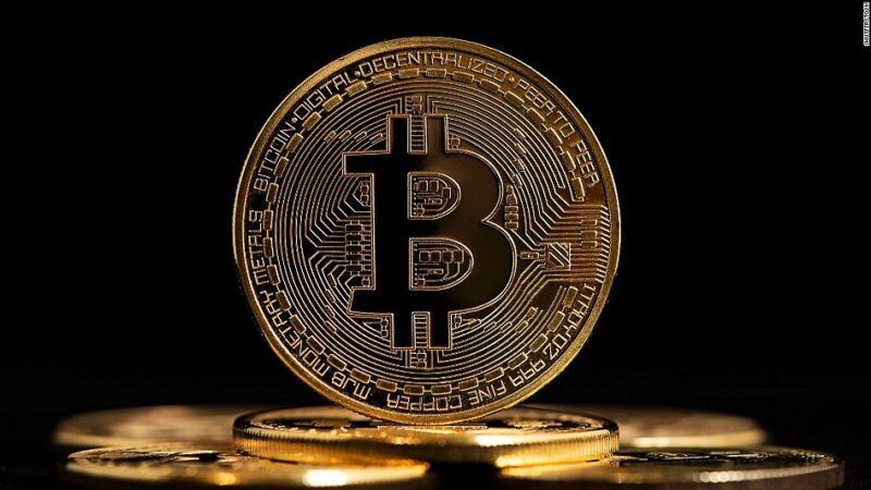 Bitcoin will pursue the global economy, not the dollar, says crypto expert