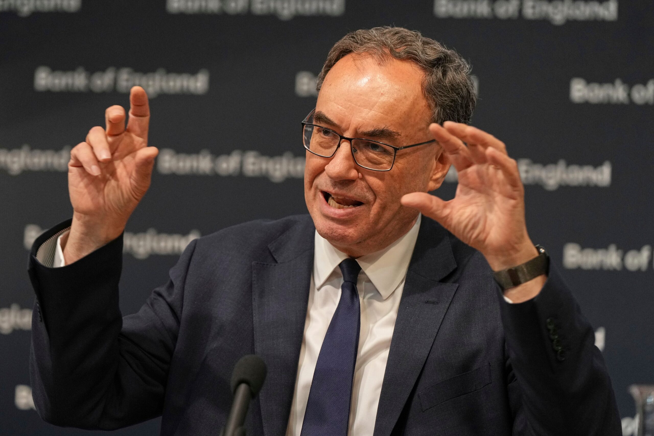 Andrew Bailey sharply criticizes bank tablecoins and contradicts Trump's pro-cryptocurrency wave: The Times