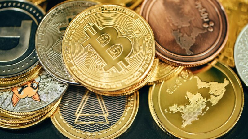 BTC withdraws because the market is not invincible, but Google and Meta lift AI token