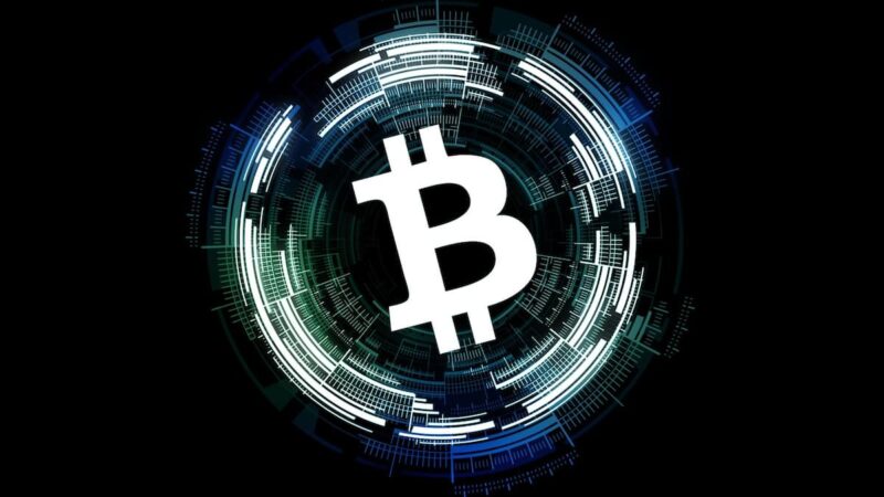 Bitcoin falls almost under $ 119,000 after record hunt