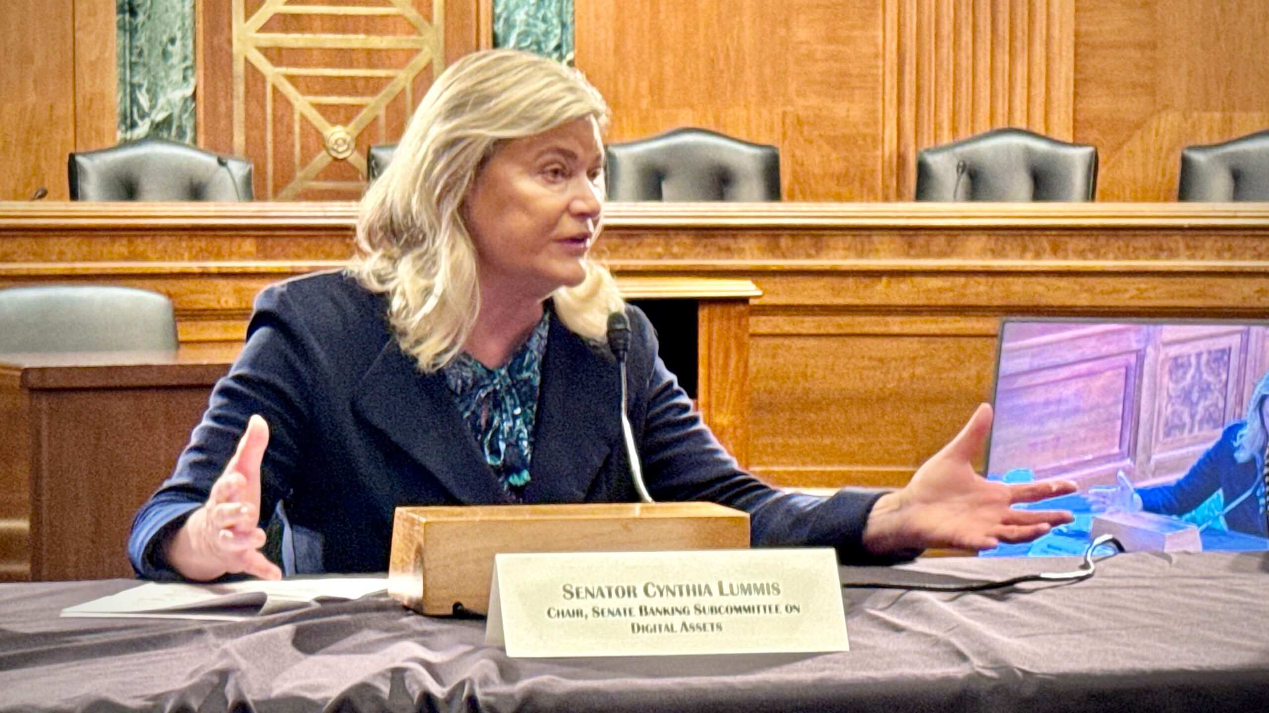 Senator Lummis strives to lift US taxes on small-scale crypto activities as part of the budgetary law